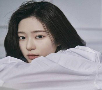 Minju quyến rũ trong video nóng bỏng mới
